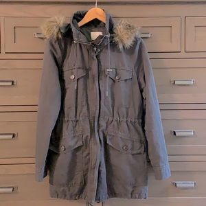 Utility coat w/ removal fur hood